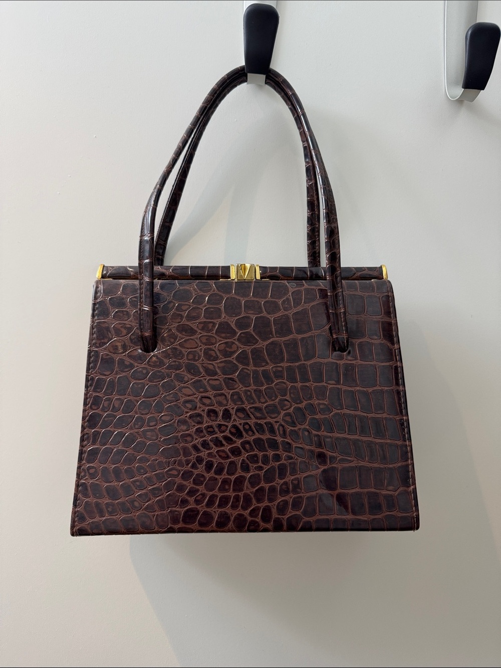 EUC Vintage Bagmaster Brown Croc-Embossed Purse